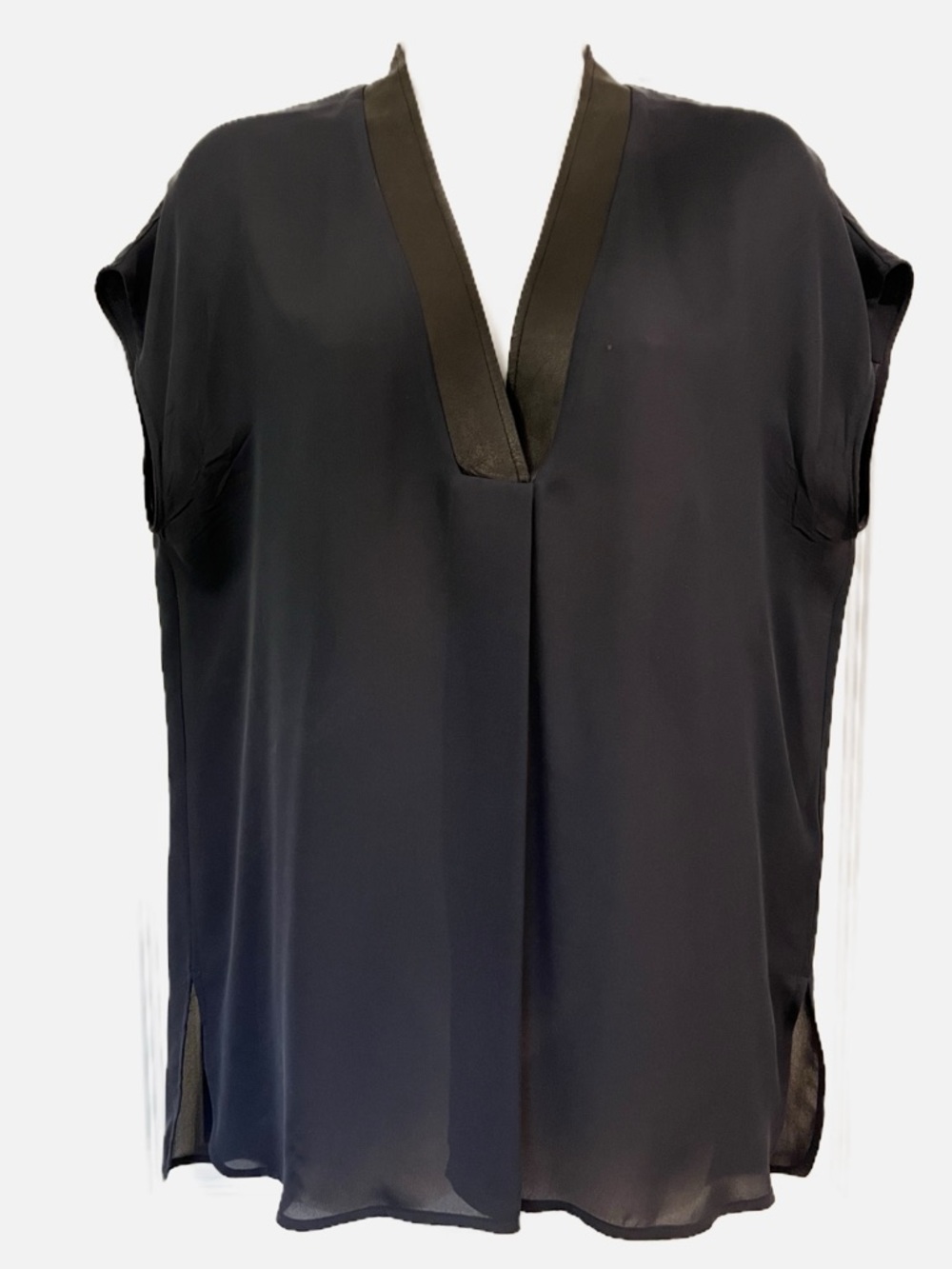 Vince 100% Silk Navy Tunic Cap Sleeve Blouse with Lamb Leather V-Neck Collar